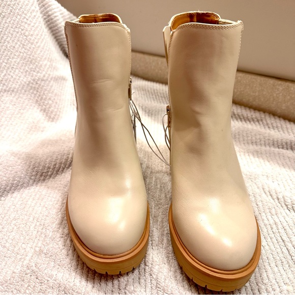 Universal Thread Katrina Platform Boot - Picture 3 of 5